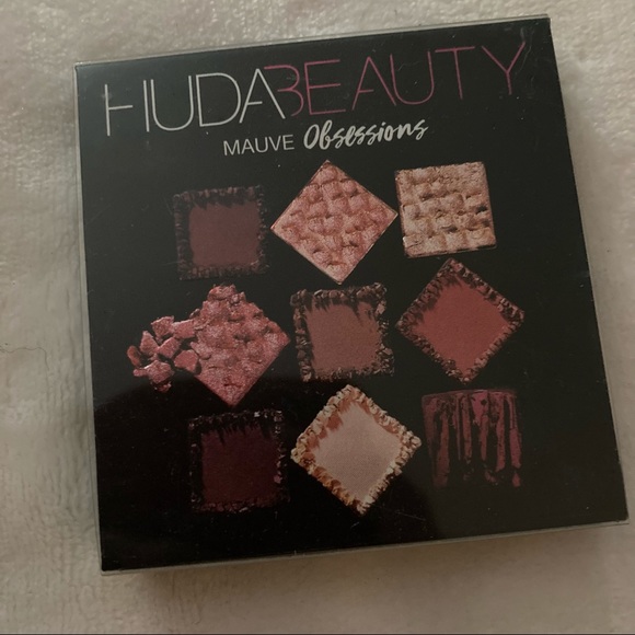 Huda Beauty Mauve Obsessions palette - Picture 5 of 5